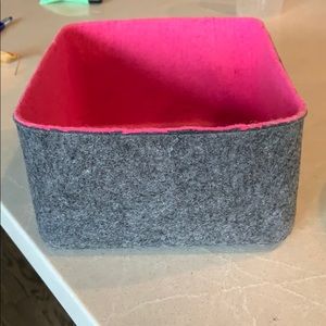 ✏️ Pink and gray felt container ✏️